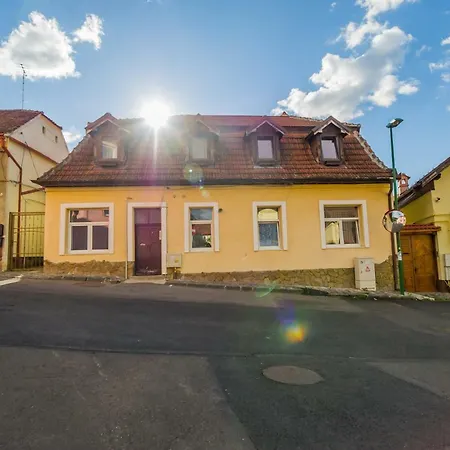Cozy In Historic City Center Apartment Brasov