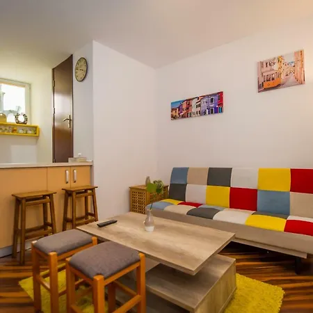Cozy In Historic City Center Apartment