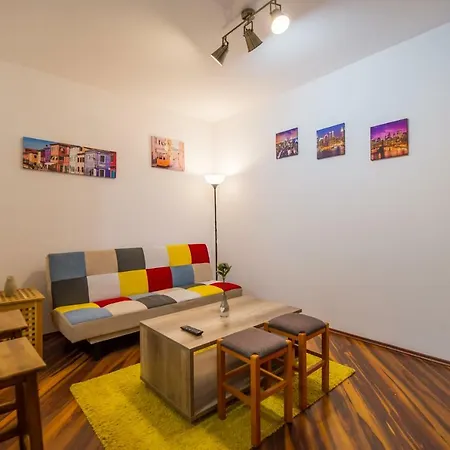 Apartment Cozy In Historic City Center